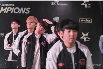 �D��LCKِ�^ӭ��ʷԊ���