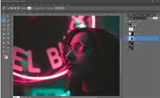 Artipic�DƬ��݋���d���ܽ�B�Ͱ��b�̳�